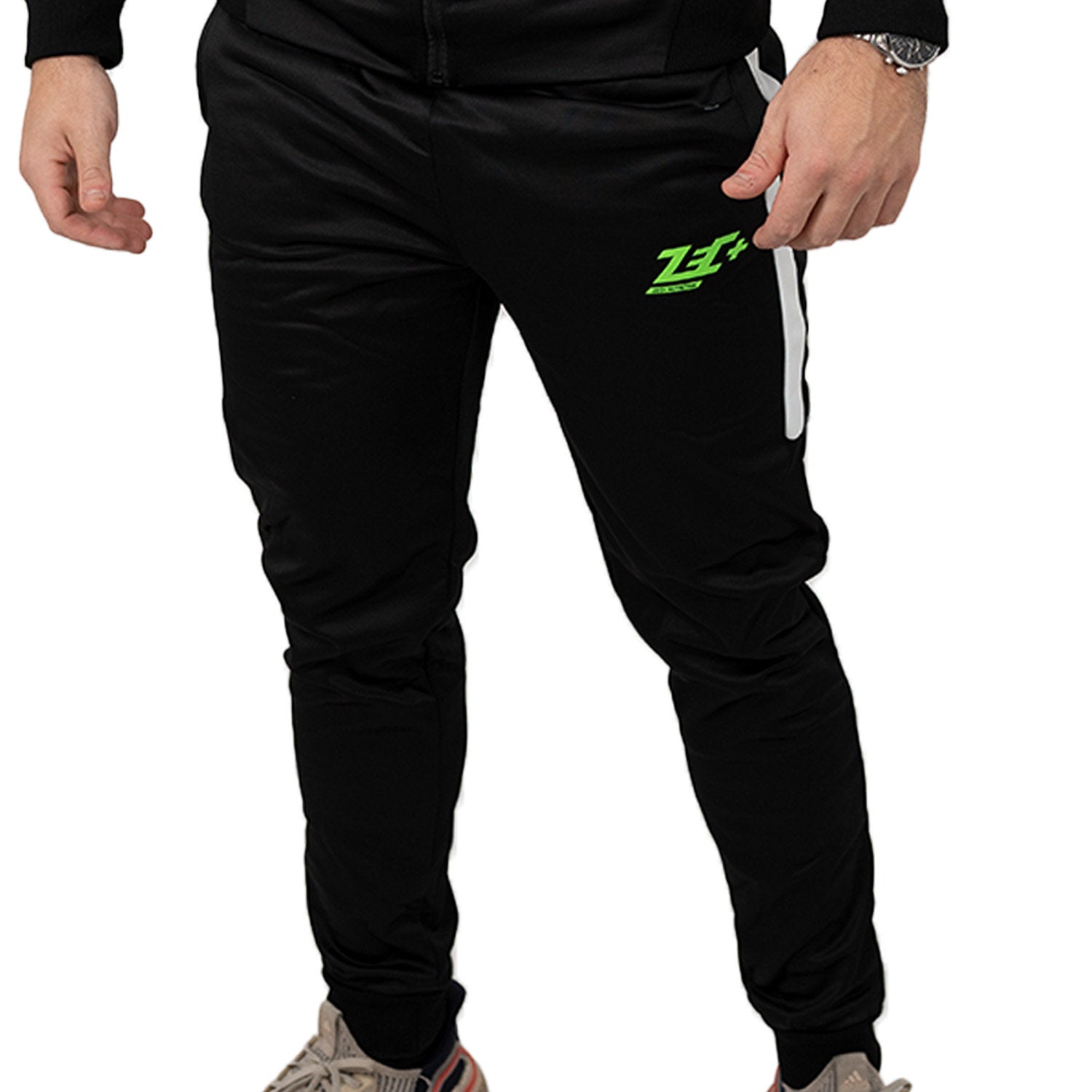 Zec+ Tracksuit Hose Herren in Schwarz, Vorderansicht mit grünem Logoaufdruck.