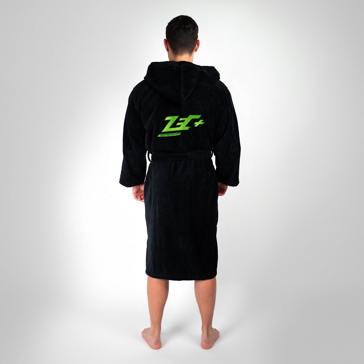 Schwarzer Zec+ Herren Bademantel mit Kapuze und großem grünem Logo am Rücken, Rückansicht