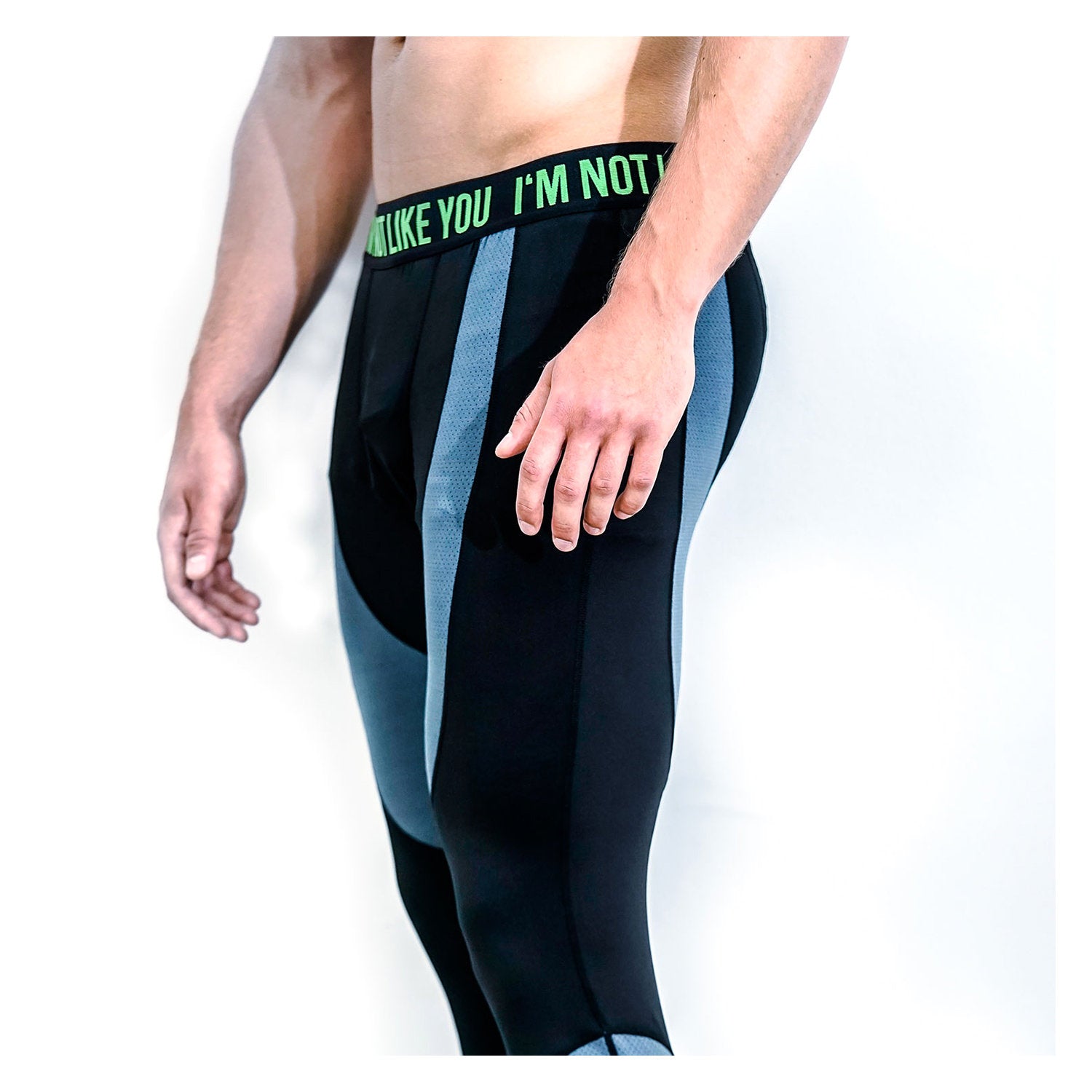 Zec+ Herren Kompressionshose schwarz-blau Seitenansicht mit Logo-Bund