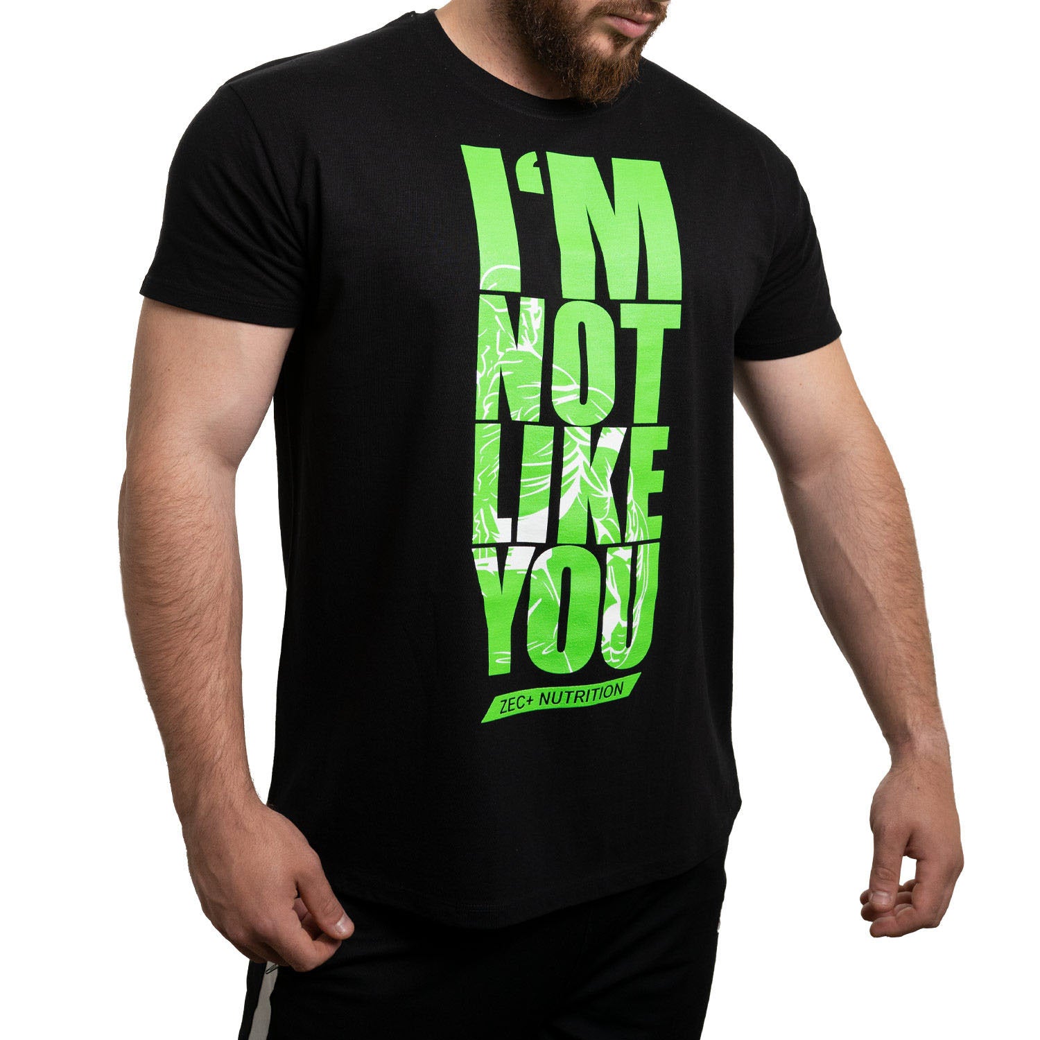 Schwarzes Zec+ Herren T-Shirt INLY 2022, schräge Vorderansicht rechts, grüner Print.