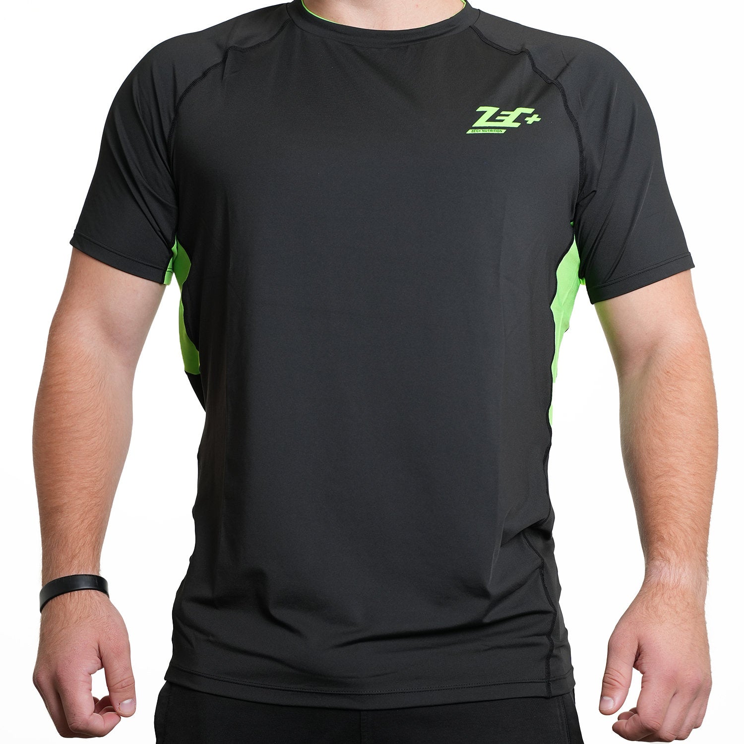 Schwarzes Herren T-Shirt mit grünen Seiteneinsätzen und Zec+ Logo auf der Brust