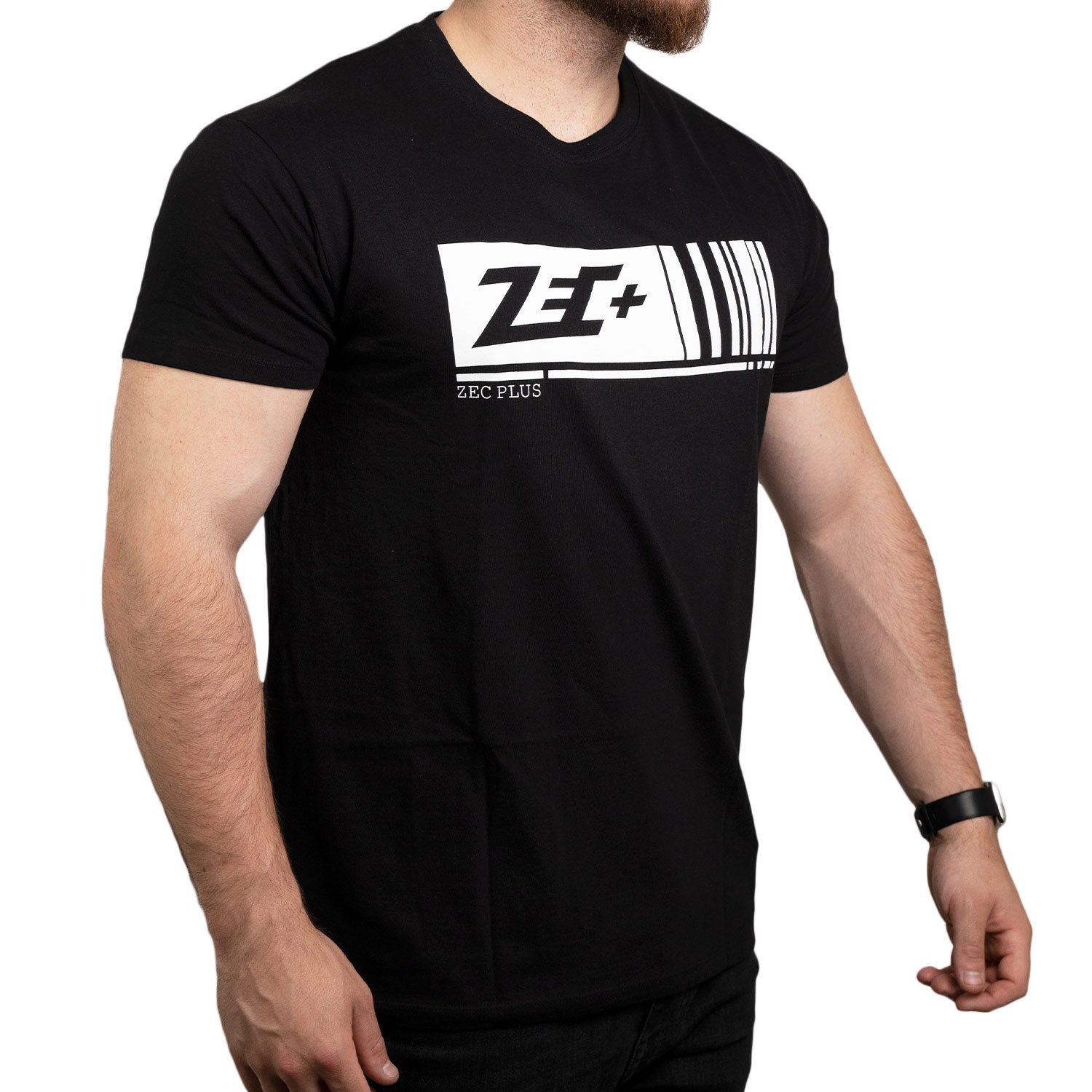 Schwarzes Herren T-Shirt mit weißem Zec+ Barcode Logo schräg rechts